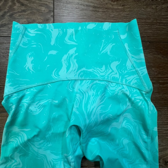 Gymshark Waist Support Women's Leggings, Size Medium, Bright Turquoise Print - Picture 3 of 10